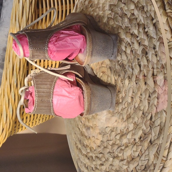 Miz Mooz Satine leather lace up sandals, size 38 (71/2) blush - Picture 4 of 5